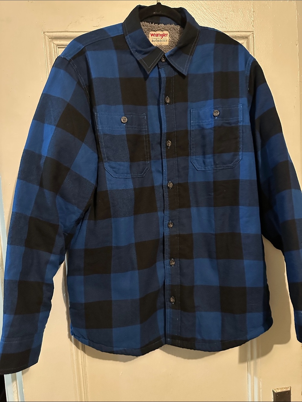 Men’s Wrangler Blue and Black Plaid Button-Down Shirt. Size M. 32.5”L x 23”W.